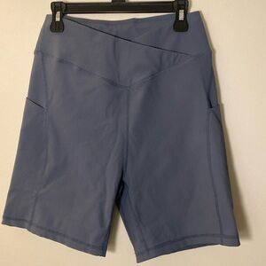 Criss cross control-top ribbed booty lifting bike shorts